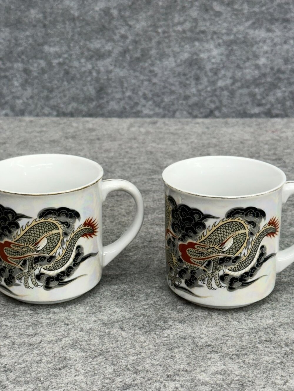 Vintage Set of 2 Japanese Chonkin Art Dragon Mugs 24K Gold Rim Hand Painted